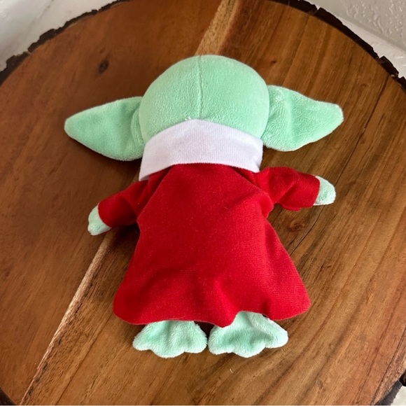 Star Wars Christmas Grogu! - Picture 3 of 4